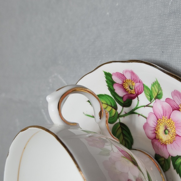 Royal Vale Teacup and Saucer - Picture 4 of 7